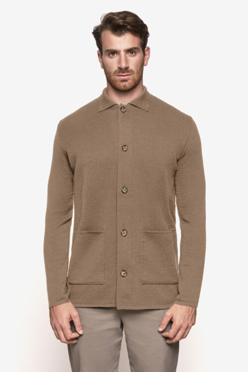 Jacke mit Hemdkragen und Stoffnaht